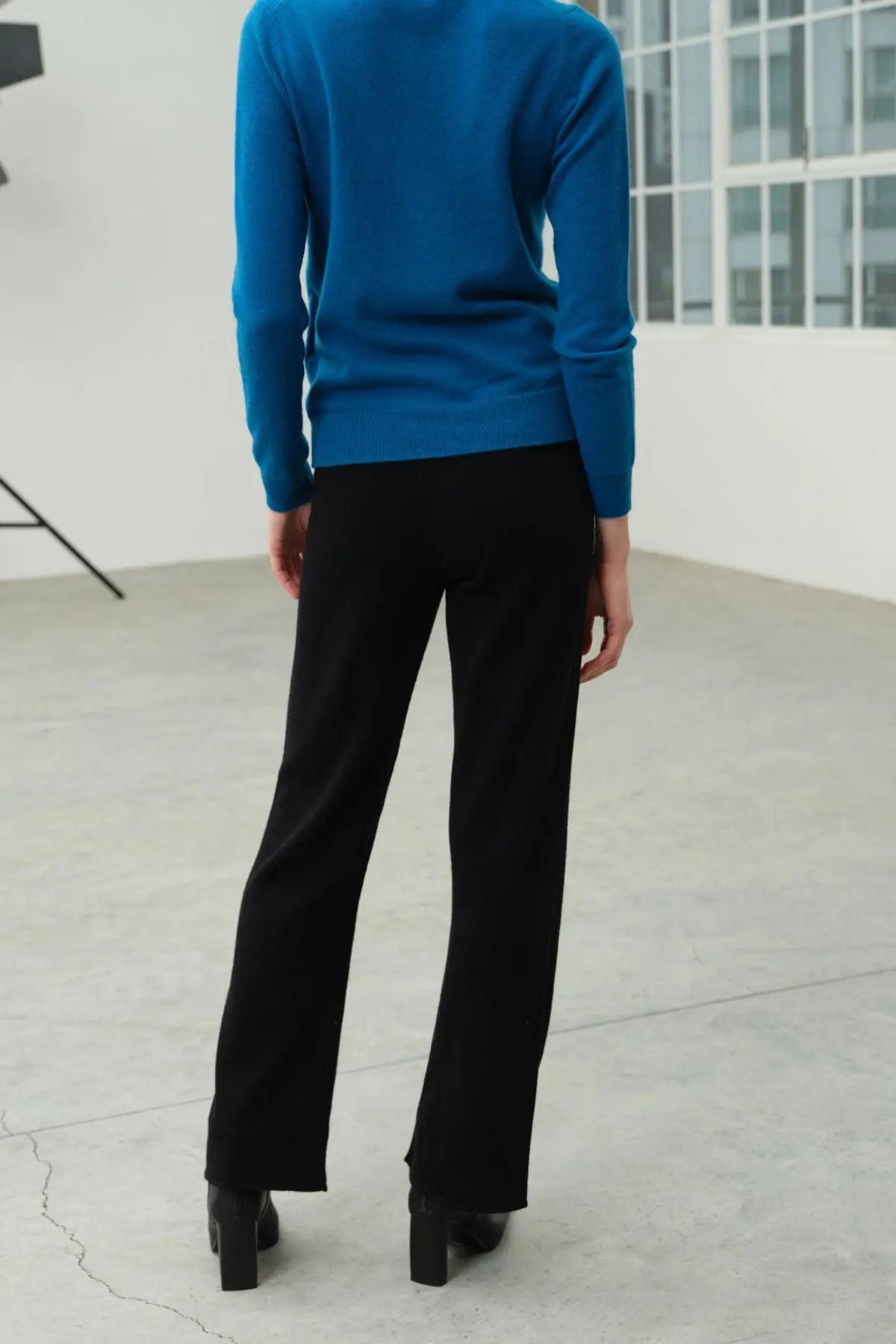 Tavuskusu Saf Kamir Veronique Yuvarlak Yaka Uzun Kollu Kazak Silk and Cashmere