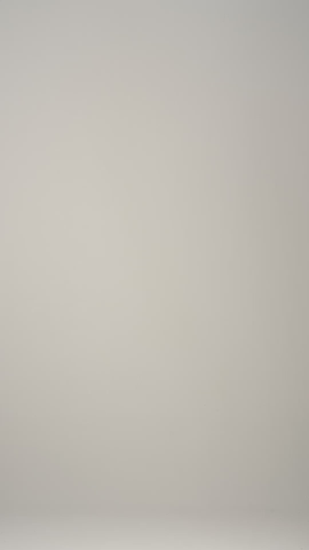 Videoyu yükle: Siyah Clementine V Yaka Kısa Kollu Triko