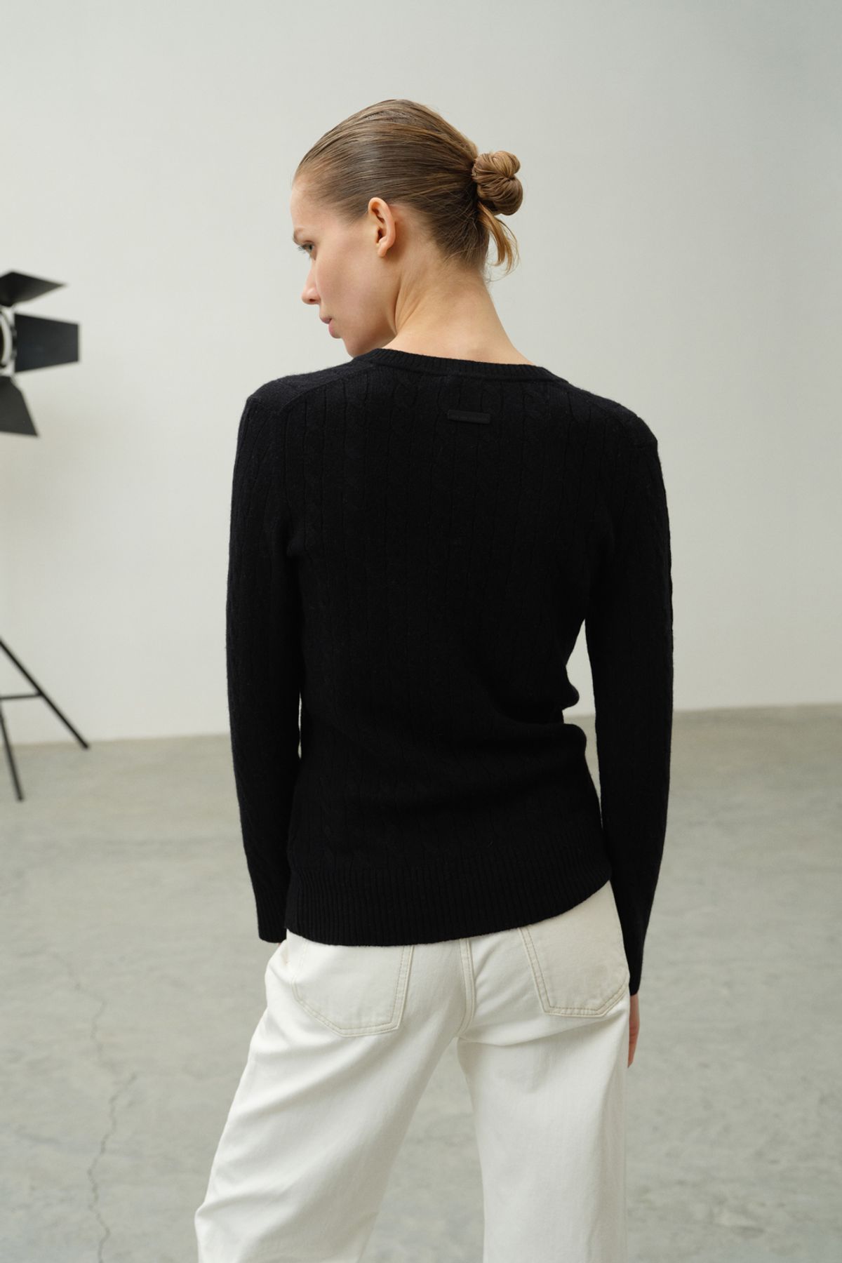 Siyah Kaşmir ve Yün Amelia Kadın Kazak